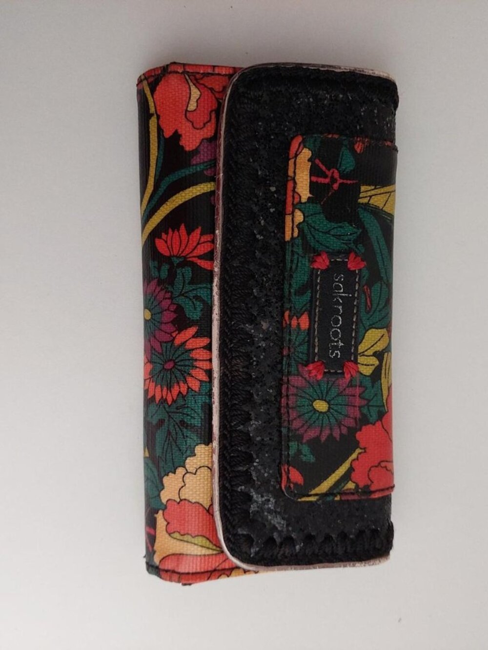 Floral print wallet with zipper pocket sakroots #floral #accessories